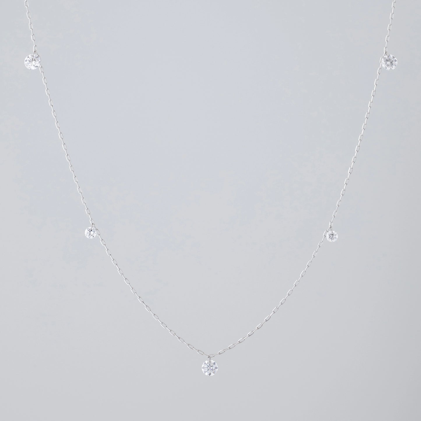 INNOCENCE Long Necklace / PT850 Platinum / 0.3 Carat x 3 pieces 0.1 Carat x 4 pieces