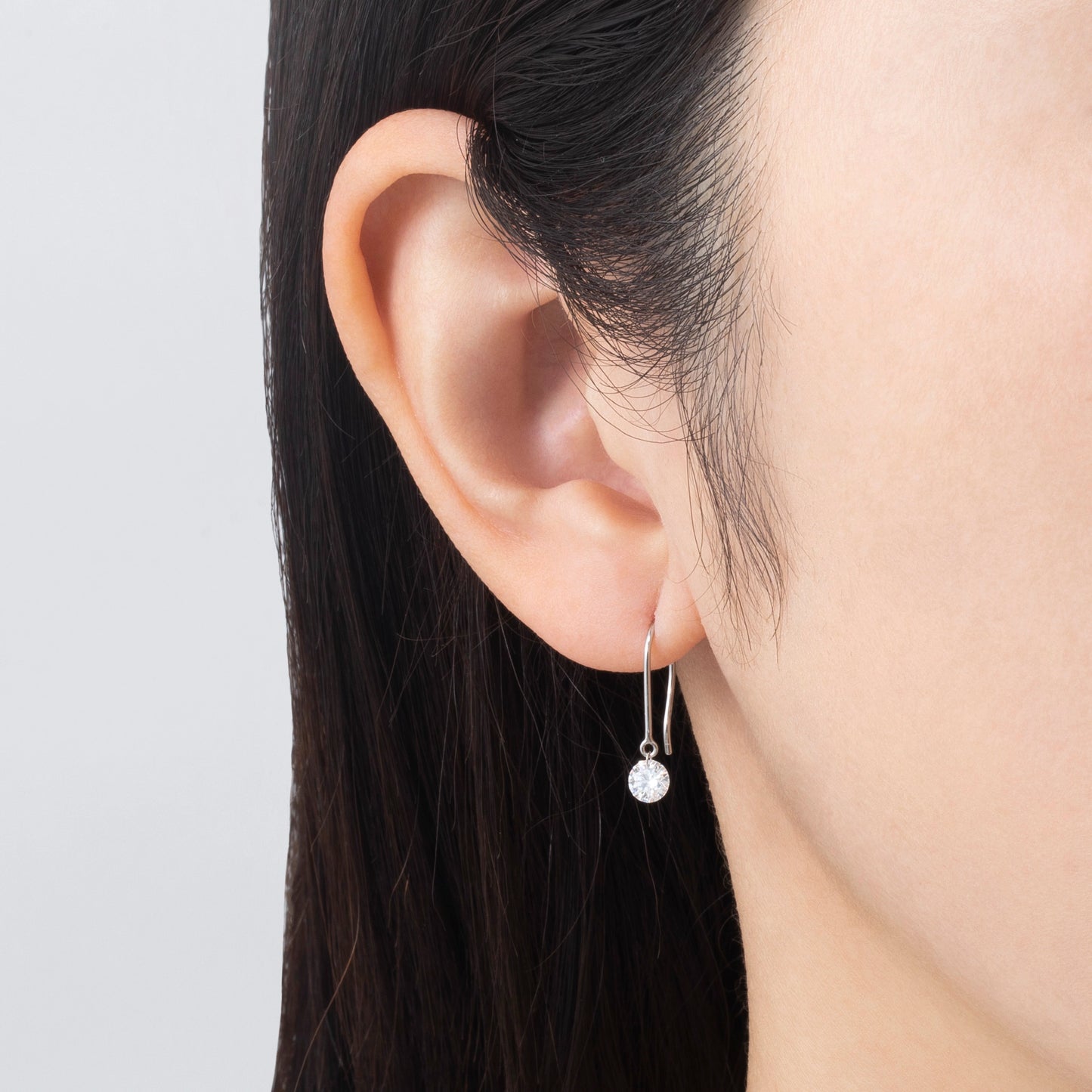INNOCENCE1 grain earrings/ PT900 Platinum/ 0.3 Carat x 2 pieces